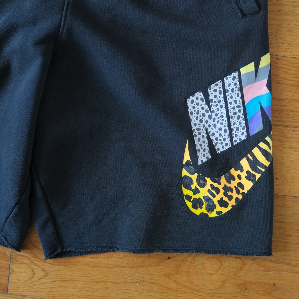 Nike Shorts Mens Black Animal Print Graphic Streetwear Small CI3011-010 - Picture 2 of 10